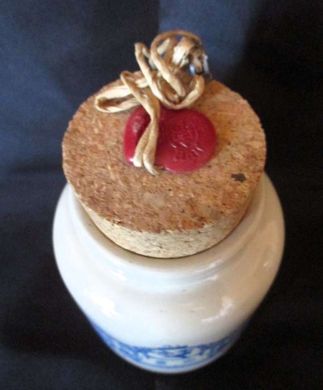 Dallmayer Gourmet Senf Ceramic pot with cork. 130mm high.