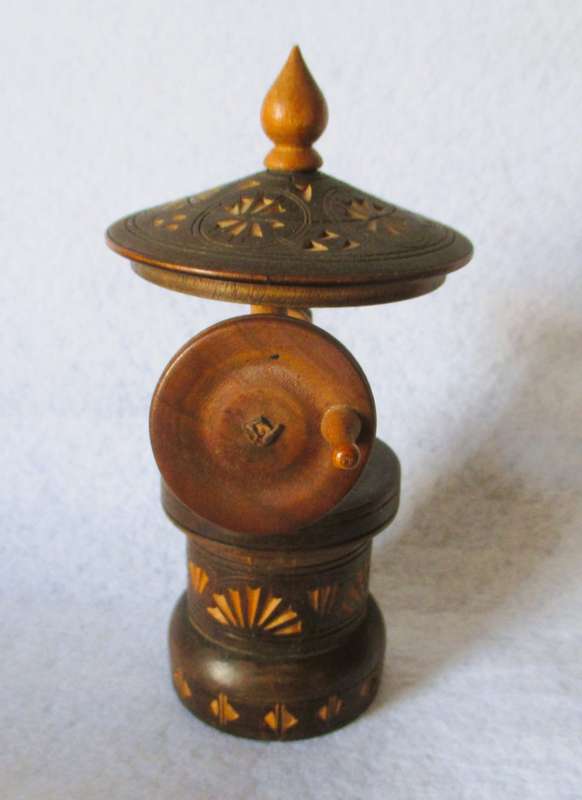 Vintage Carved Wooden Water Well with bucket on chain, pulling up and down. 160mm high.
