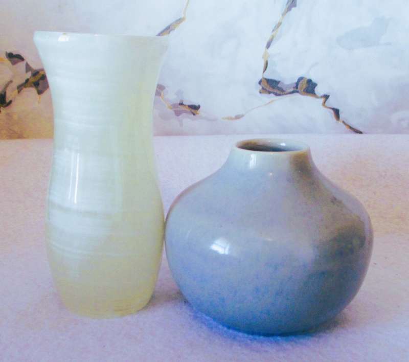 Pair of two bud vases. As per photo. Ceramic and alabaster.