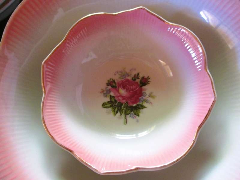 Vintge set of 7, PINK garden roses, Shabby Chic serving dishes. Spotless.