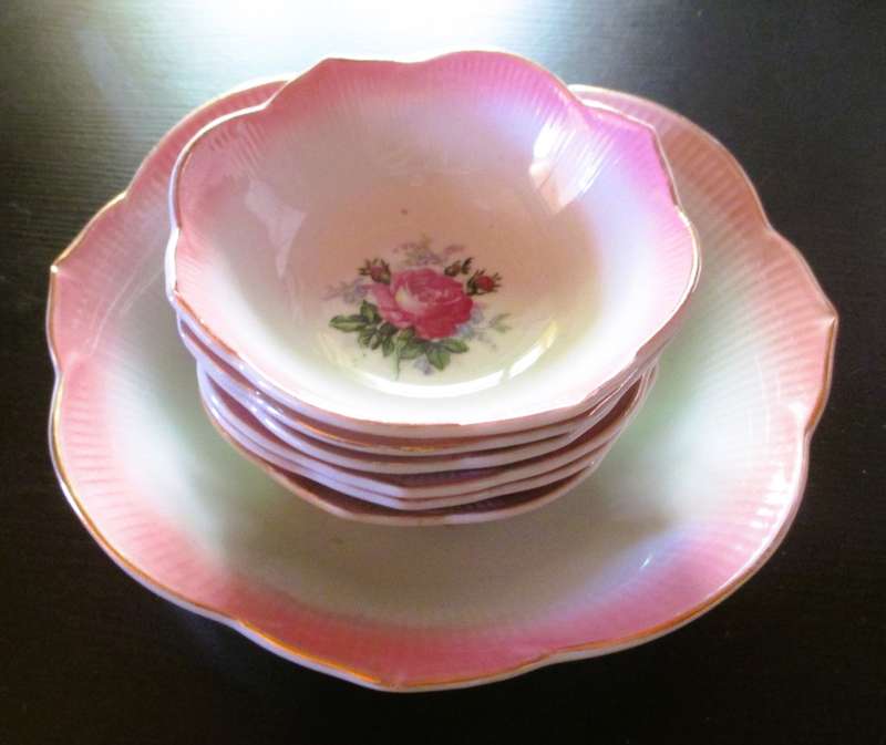 Vintge set of 7, PINK garden roses, Shabby Chic serving dishes. Spotless.