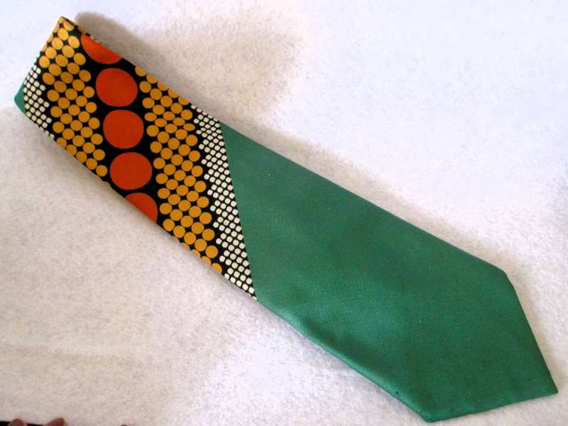 Vintage Men Ties, Commodore Trevira, 100% Polyester, as per photo. Worn.