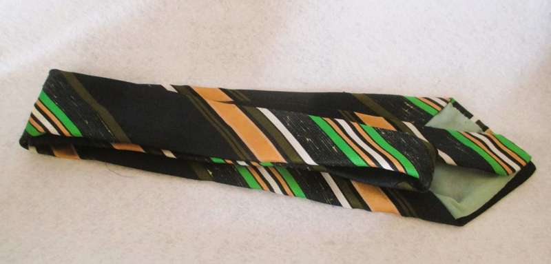 Vintage Men Ties, Prime Regent Textured Polyester, as per photo. Worn.