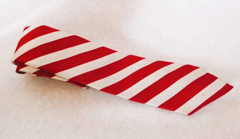 Vintage Men Ties, Pall Mall Polyester Wash and Wear, as per photo. Worn.