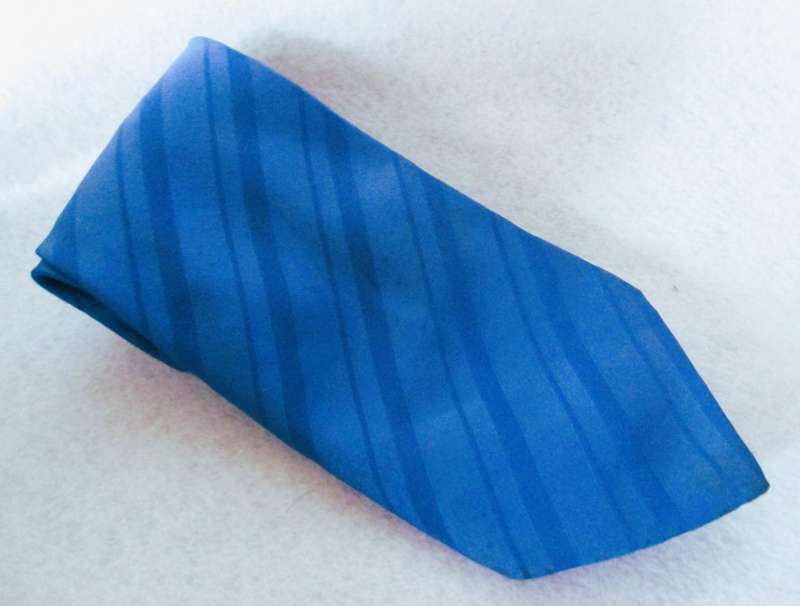 Vintage Men Ties, Skipper Polyester, as per photo. Worn.