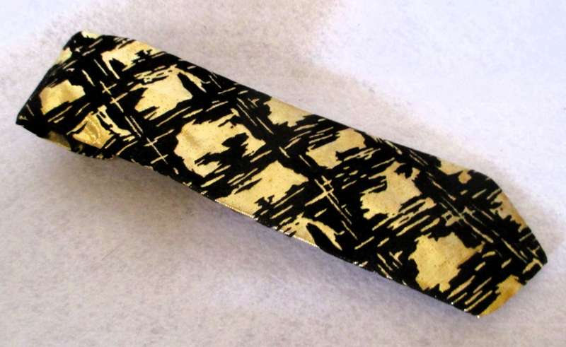 Vintage Black velet and gold Mens Evening Tie, Made by Susan, as per photo. Worn.