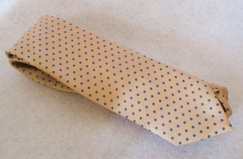 Vintage Men`s Tie, Signature, as per photo. Worn.