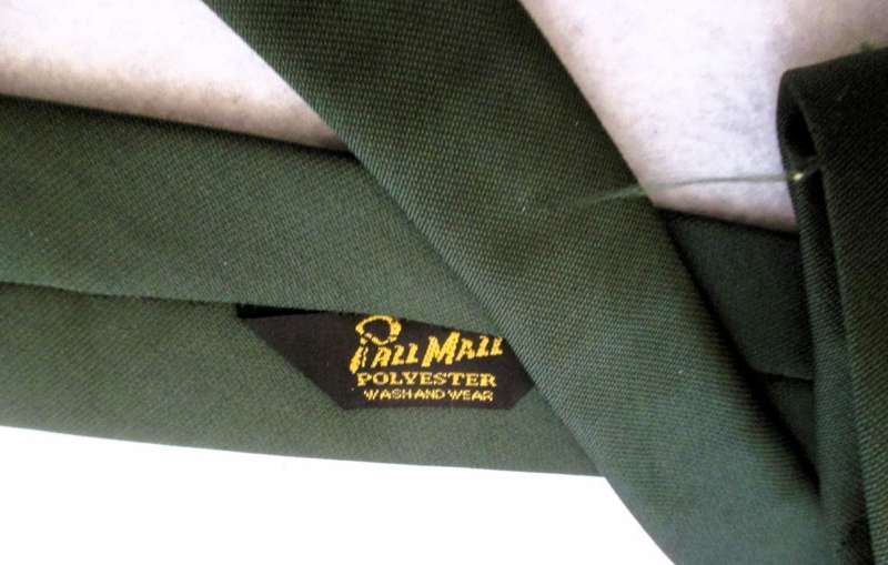 Vintage Men`s Tie, Pall Mall Polyester Was and Wear, as per photo. Worn.