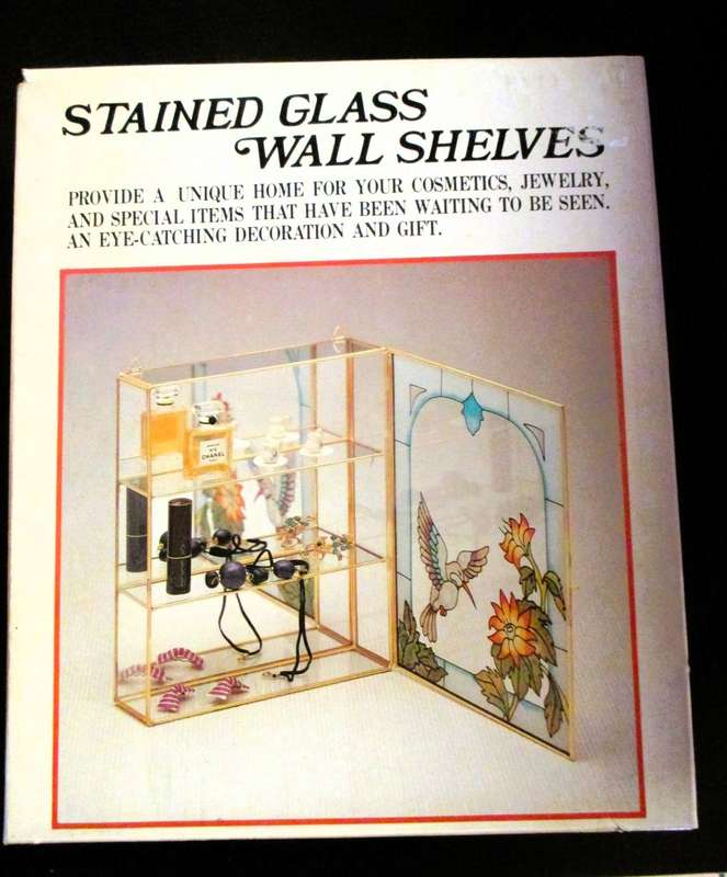 Stained glass with brass finish Cabinet. Back mirror. Lovely Vintage item. 28x24cm In box.