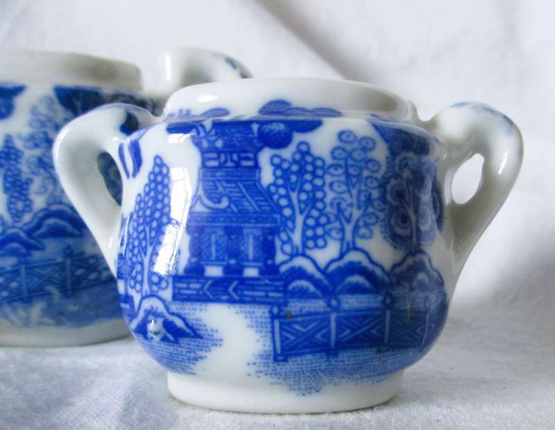 Antique/Vintage 3pc Blue Willow Children`s Tea Set Creamer, Sugar, Tea Pot. no lids. Pot chipped.