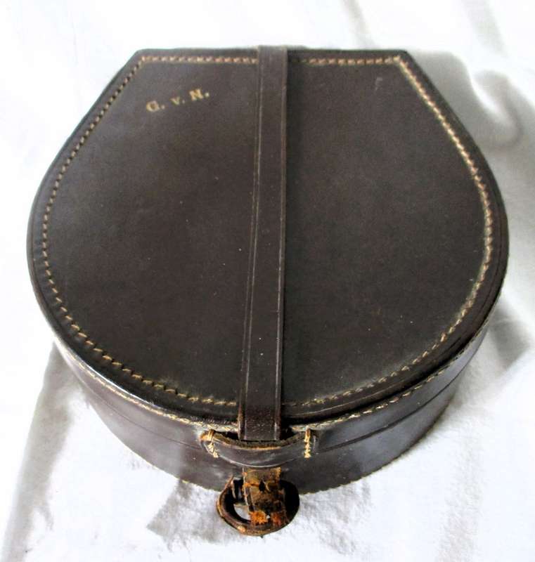 Antique Edwardian Leather Collar Trinket Box, Horse Shoe Shaped, 1910s, with 5 collers.