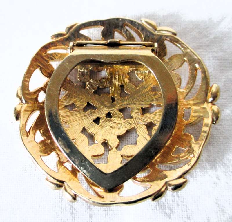 Vintage Gold color Scarf clip. 40mm dia