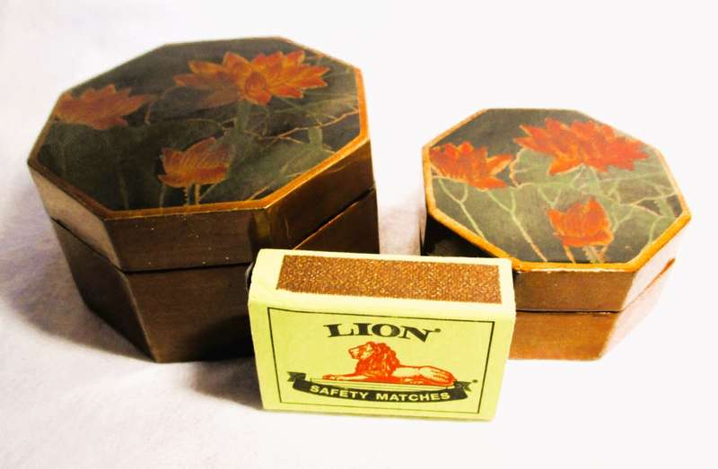 Vintage 2x Nestling Wooden decorated Trinket Boxes Art Deco Octagonal Flower Design