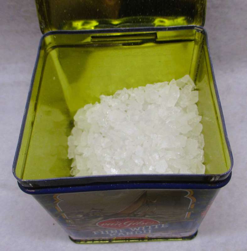 Since 1882 van Gilse FIJNE WITTE KANDIJ Tin with original candy. Collectable. 95x75x75mm. Not edible