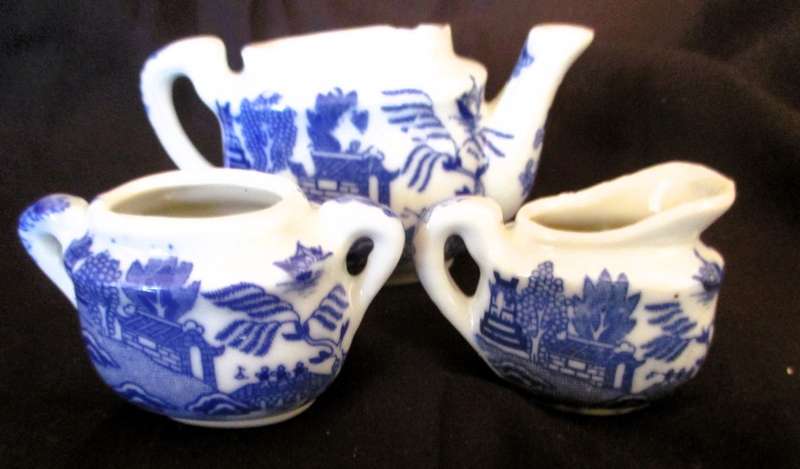 Antique 3pc Miniture  Blue Willow Children`s Tea Set Creamer, Sugar, Tea Pot, Please refer photos.