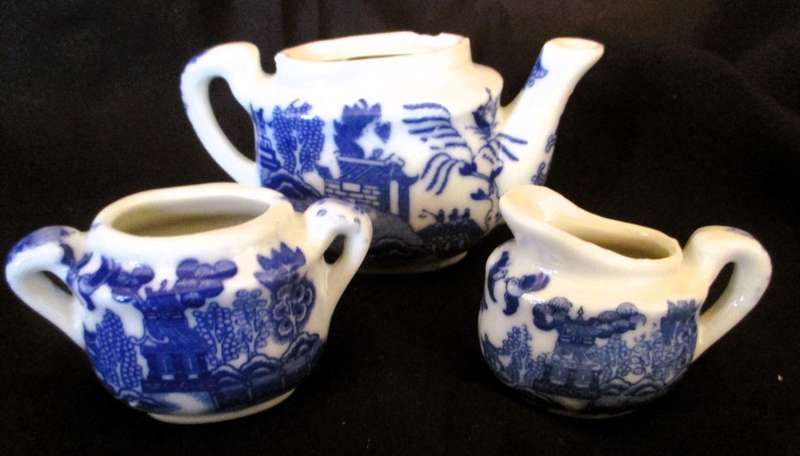 Antique 3pc Miniture  Blue Willow Children`s Tea Set Creamer, Sugar, Tea Pot, Please refer photos.