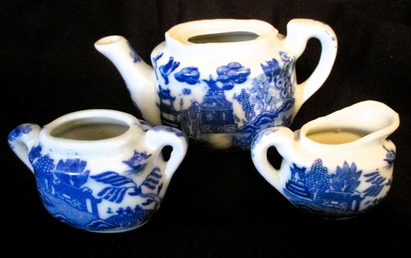 Antique 3pc Miniture  Blue Willow Children`s Tea Set Creamer, Sugar, Tea Pot, Please refer photos.