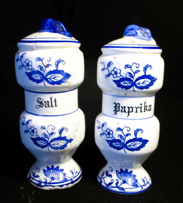 Vintage Watkins Blue Onion salt and pepper shakers Japan. Porcelain peel, as per photo. 120mm high