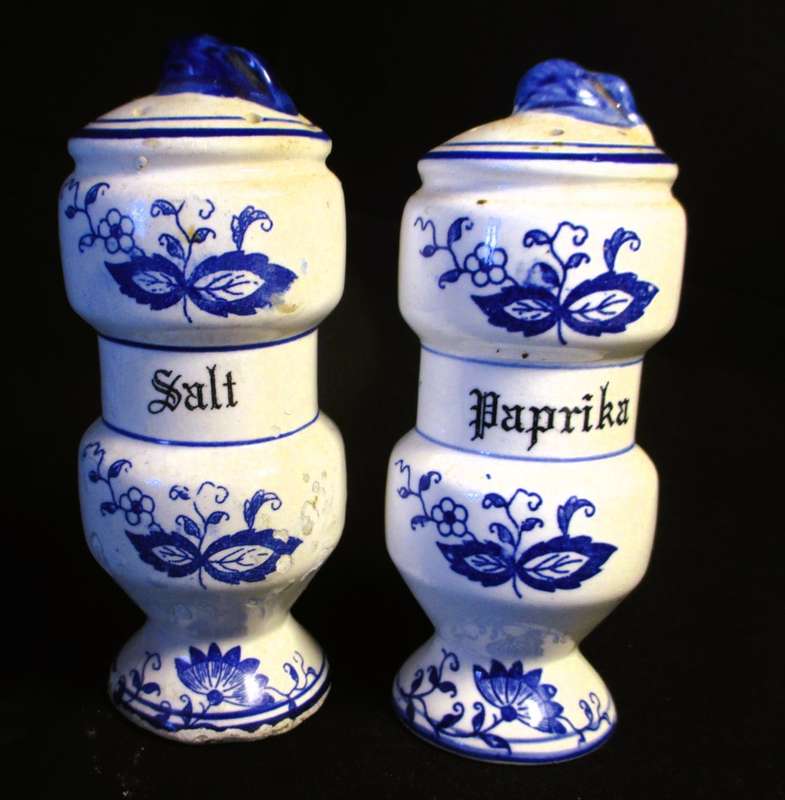 Vintage Watkins Blue Onion salt and pepper shakers Japan. Porcelain peel, as per photo. 120mm high