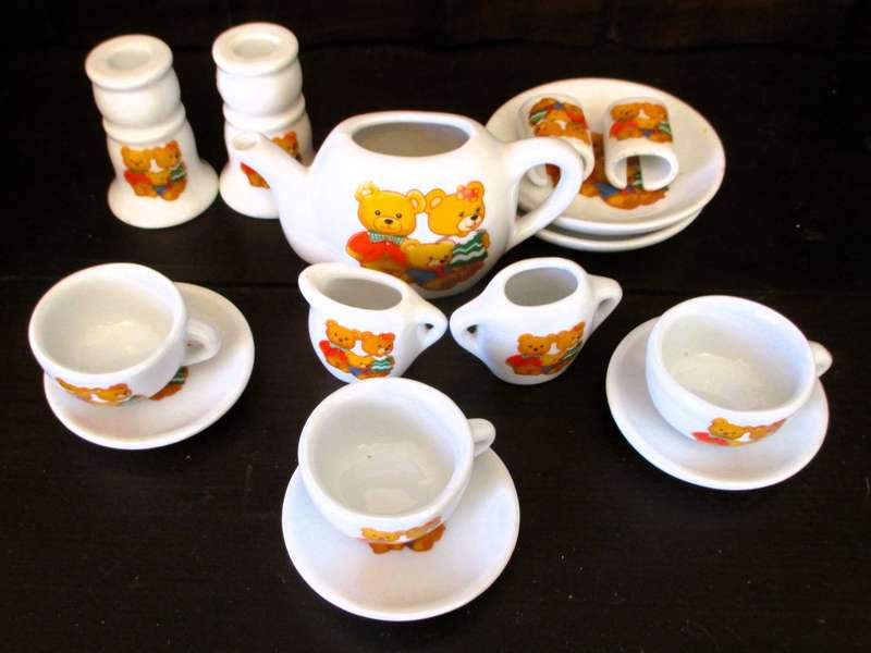 Teddy Bear Tea Set and dinner set - Porcelain. Parcial. As per photo.