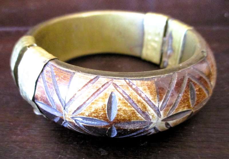 Vintage Crved Bone and Brass Hinged Bangle,