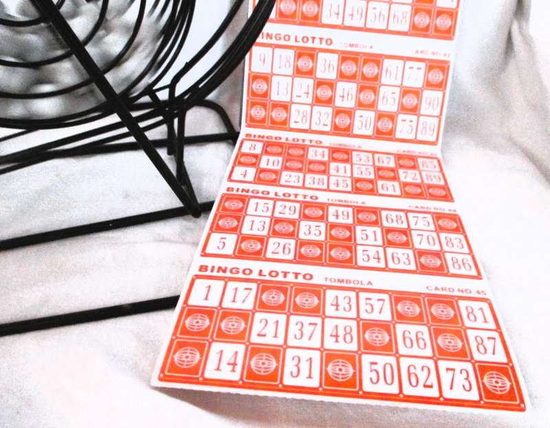 Vintage BINGO Set, Balls, Metal Bingo Wire Hopper and Bingo Cards. As per photo.