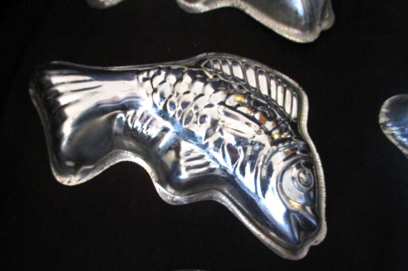 Lot of 6 Vintage metal fish pate mould. Fish shaped kitchen decor. Cake or jelly mould. 160x90mm