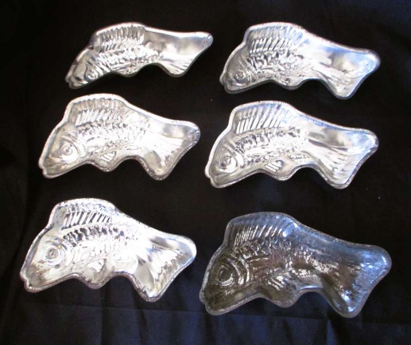 Lot of 6 Vintage metal fish pate mould. Fish shaped kitchen decor. Cake or jelly mould. 160x90mm