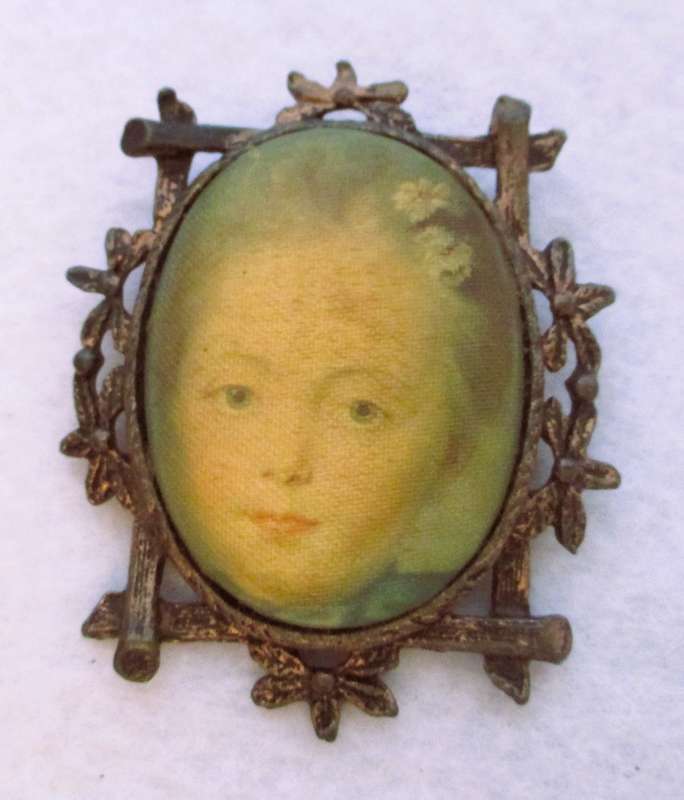 Beautiful Vintage Victorian Lady on Silk Oval Shaped Brooch and Pendant, eloborate frame. 55x45mm
