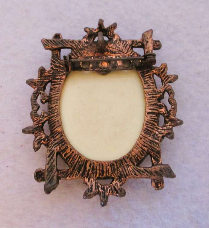 Beautiful Vintage Victorian Lady on Silk Oval Shaped Brooch and Pendant, eloborate frame. 55x45mm