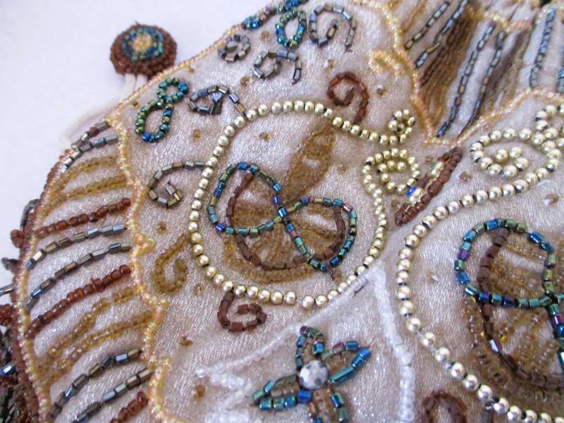 Lovely Vintage Gold/Silver Embellished Beaded Pouch Drawstring Lined Bag. 220x16cm
