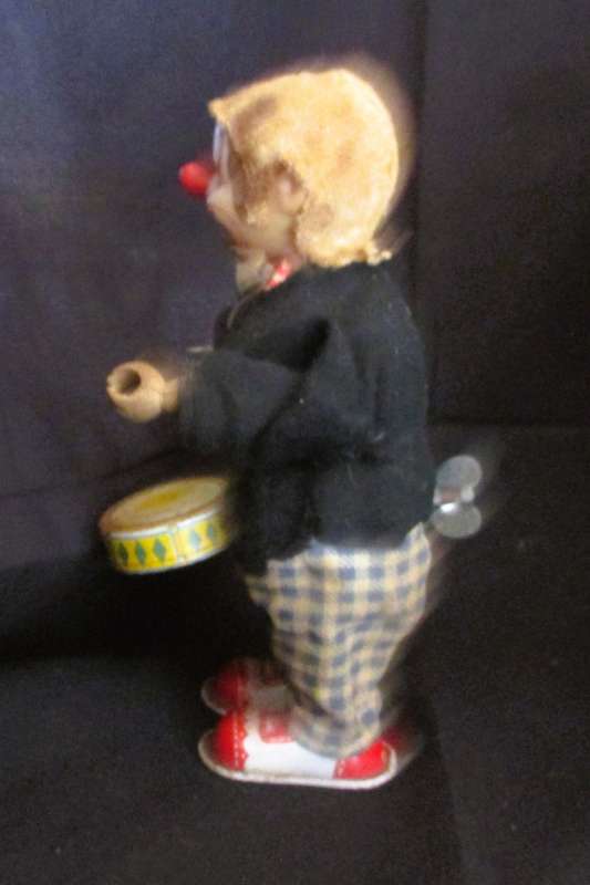 TIN Wind Up TOY CLOWN Drummer Vintage Japan Working Movement, sticks missing. As per photo. 16cm hig