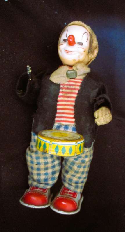 TIN Wind Up TOY CLOWN Drummer Vintage Japan Working Movement, sticks missing. As per photo. 16cm hig