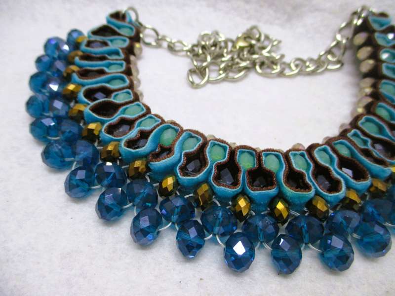 Lovely Vintage intricate choker necklace. Dark blue beads, velvet. Stunning.