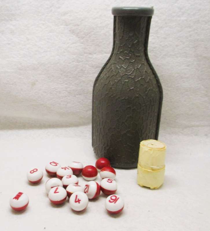 Pea Shaker Bottle with 16 Numbered Peas Pool Accessories