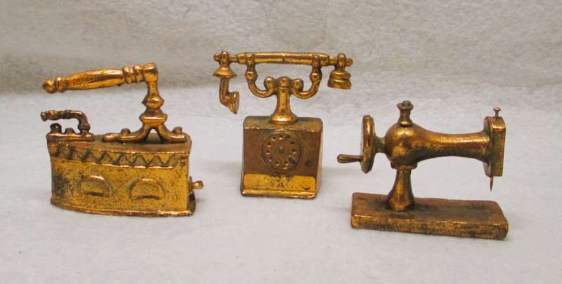 Telephone, Sew Machine and Iron Miniature Dollhouse collectable Item Brass Vintage, Scale per photo.