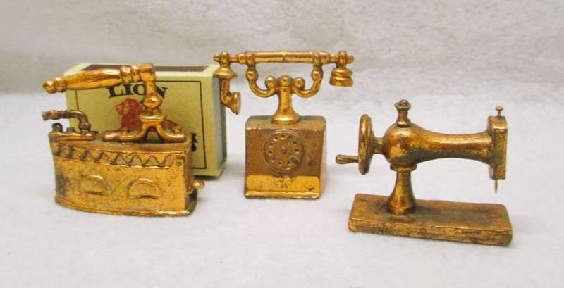 Telephone, Sew Machine and Iron Miniature Dollhouse collectable Item Brass Vintage, Scale per photo.