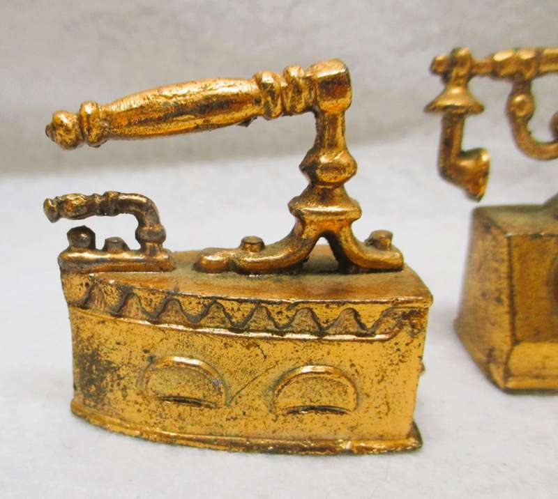 Telephone, Sew Machine and Iron Miniature Dollhouse collectable Item Brass Vintage, Scale per photo.