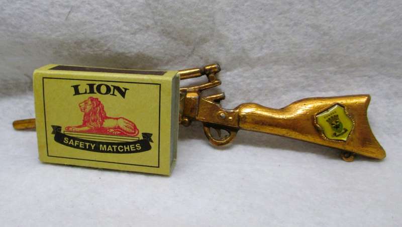 Vintage Miniture brass Rifle with Dundee Crest. 180mm long
