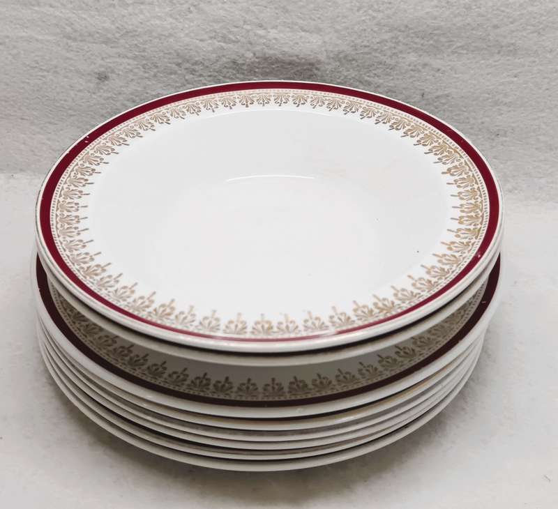 Vintage Alfred Meakin `Glo White` porcelain 2 bowls and 6 side plates. As per photo.