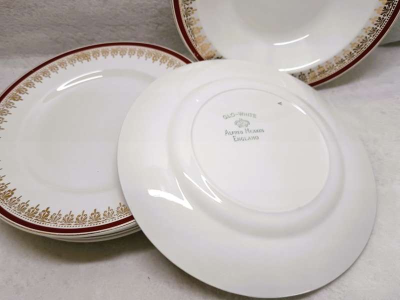 Vintage Alfred Meakin `Glo White` porcelain 2 bowls and 6 side plates. As per photo.