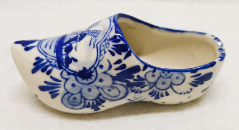 Vintage Delft Blue Hand Painted Ceramic Shoe Clog Ashtray, Windmill Pattern 10cm long