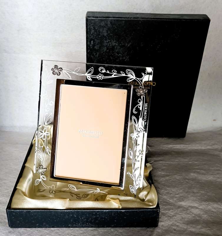 Mikimoto 4 Pearls Acrylic Photo Frame in Box.
