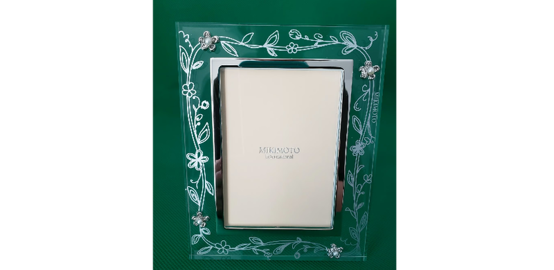 Mikimoto 4 Pearls Acrylic Photo Frame in Box.