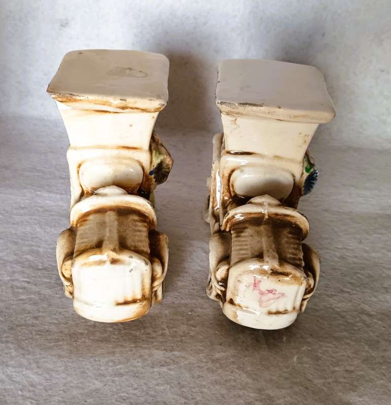 2x Vintage Porcelain Nuova Capodimonte Old Cars. 100x80mm Note chipe please.