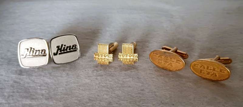 Lot of Vintage cuff links and other memorabilia. As per photo.