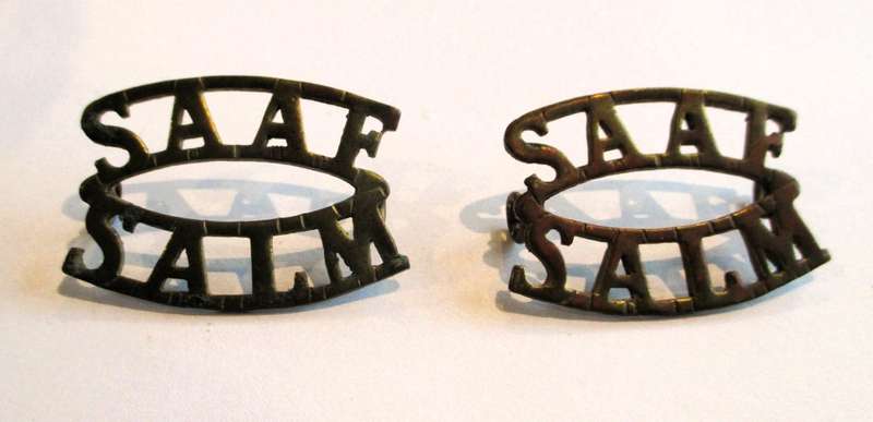 Vintage South African AirForce /Suid Afrikaanse Lugmag SAAF/SALM Shoulder title badge