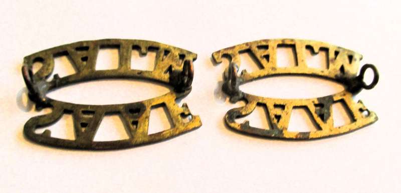 Vintage South African AirForce /Suid Afrikaanse Lugmag SAAF/SALM Shoulder title badge
