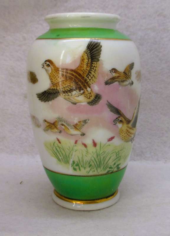 Unmarked Vintage Porcelain Game Bird Vase with green and gold rims. 125mm high
