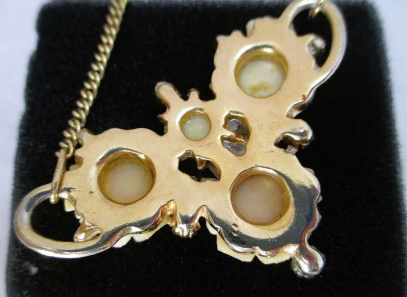 Vintage Celluloid Carved Floral Gold Tone Chain Necklace. Lovely. 400mm.